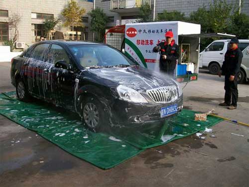 蒸汽洗車機(jī)洗車圖 蒸汽洗車機(jī)洗車圖